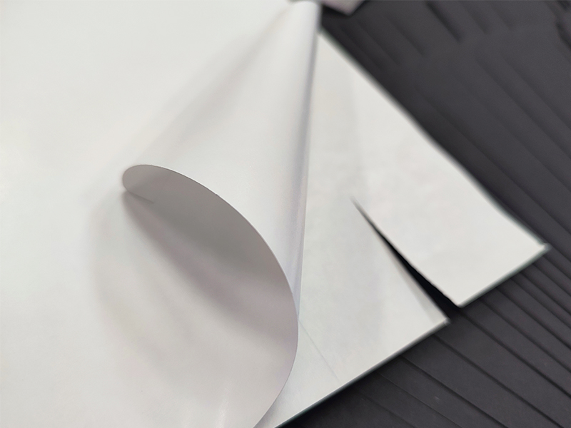 Самоклеющаяся бумага